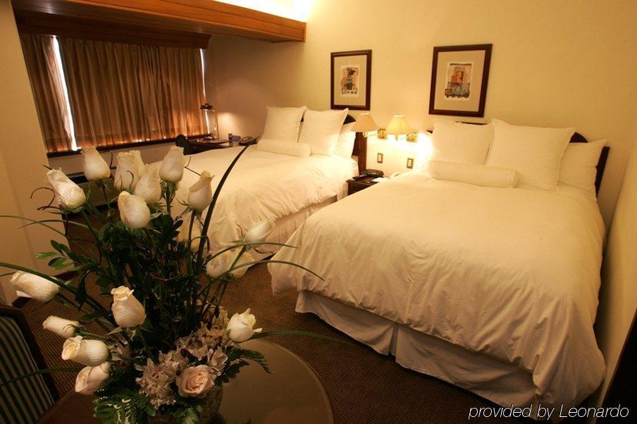 J&A Classic Hotel Лима Номер фото A room at the hotel