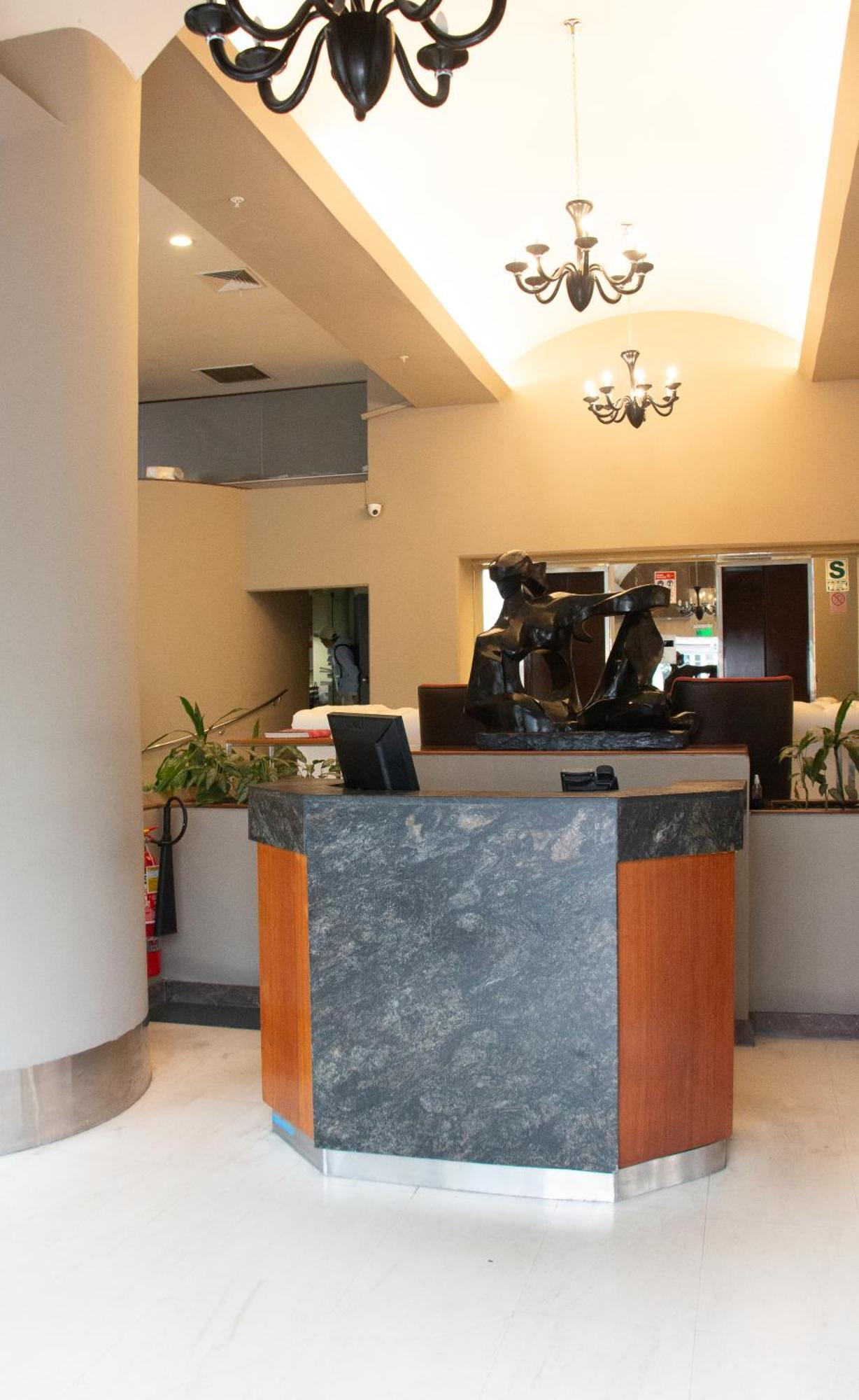 J&A Classic Hotel Лима Экстерьер фото The airport's reception area